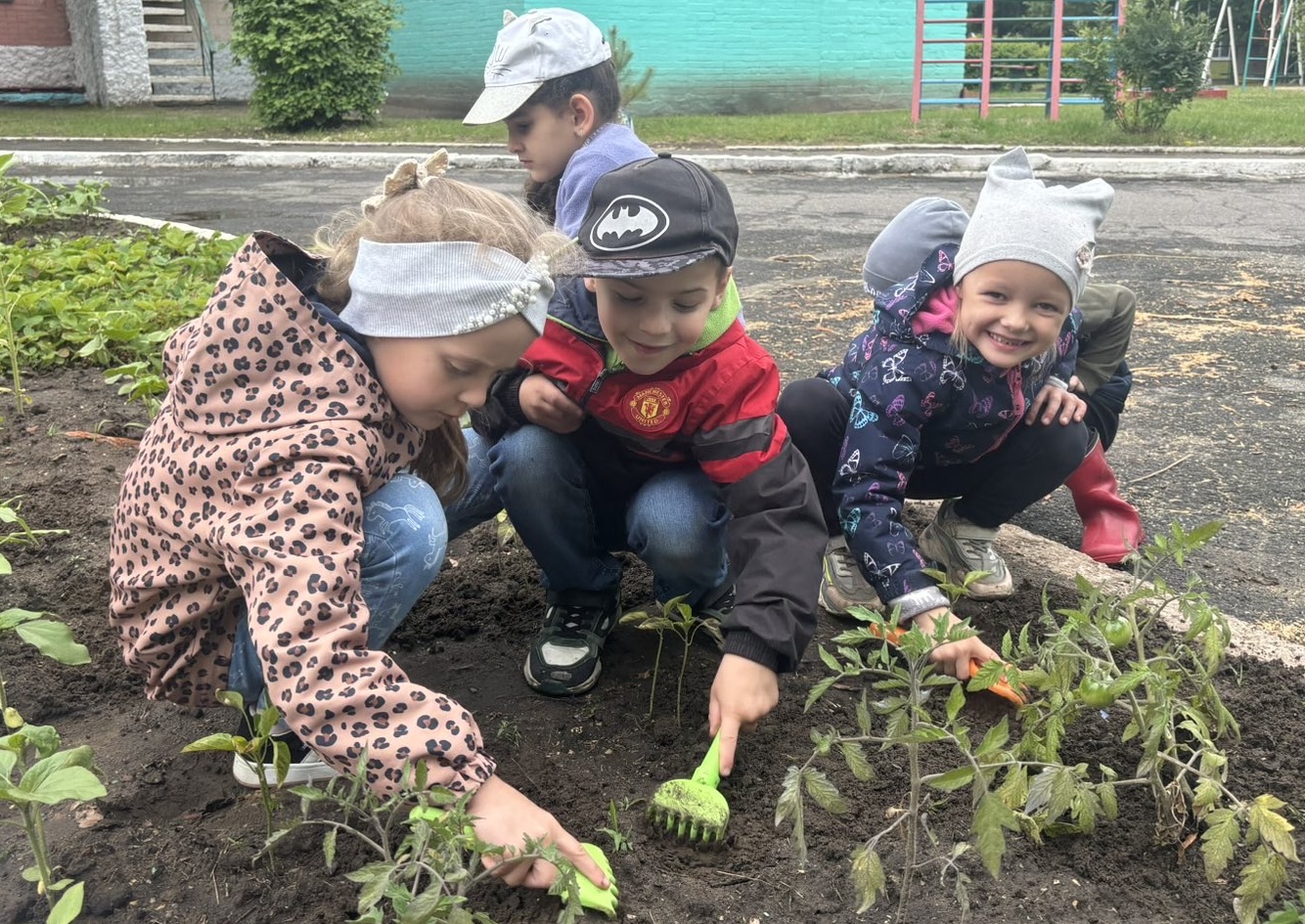 Юные садоводы в действии 