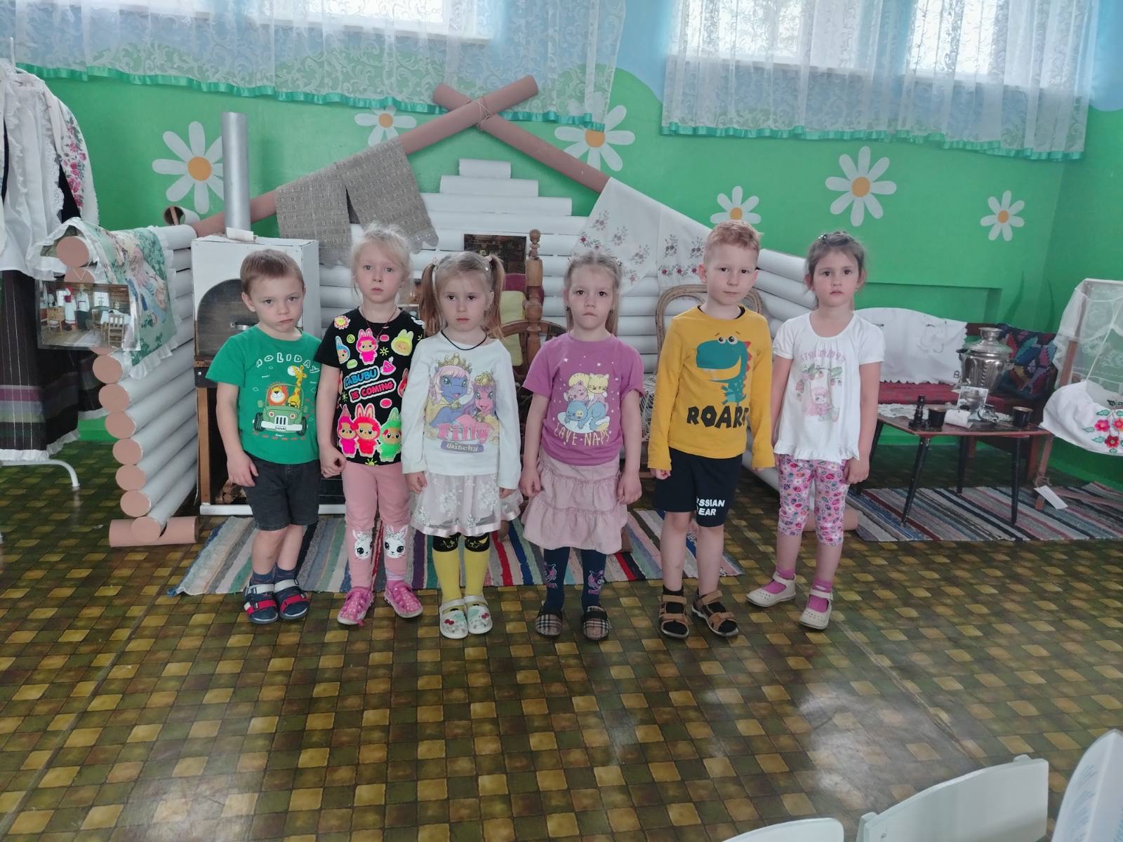Экскурсия воспитанников средней группы в мини-музей «Беларуская хата»